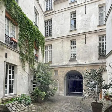 Apartment Notre-dame -